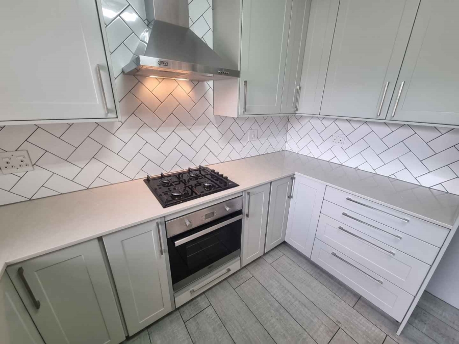 2 Bedroom Property for Sale in Claremont Western Cape